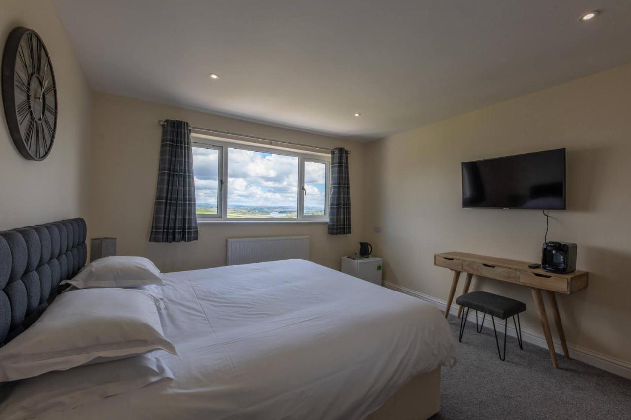 Finnygook Hotel
